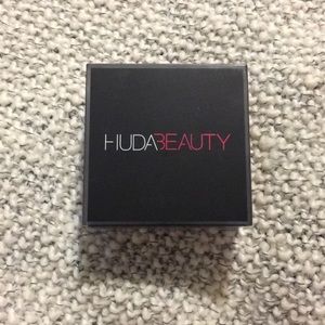 HUDA Baked Powder